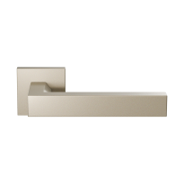 GPF1304.A4.02 Tapu deurkruk op vierkante rozet Champagne blend, 50x8mm