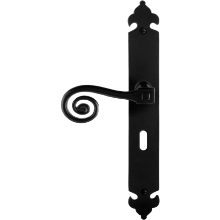 GPF6200.60L smeedijzer zwarte deurkruk Kera op langschild BB56 291x41x4mm, linkswijzend