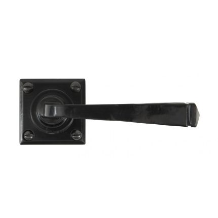 Wardlo deurkruk op rozet kruk 118mm, rozet 52x52x5mm vierkant geveerd smeedijzer zwart