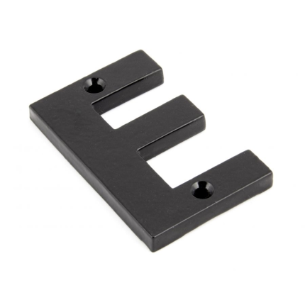 Wardlo letter E/ 78mm smeedijzer zwart