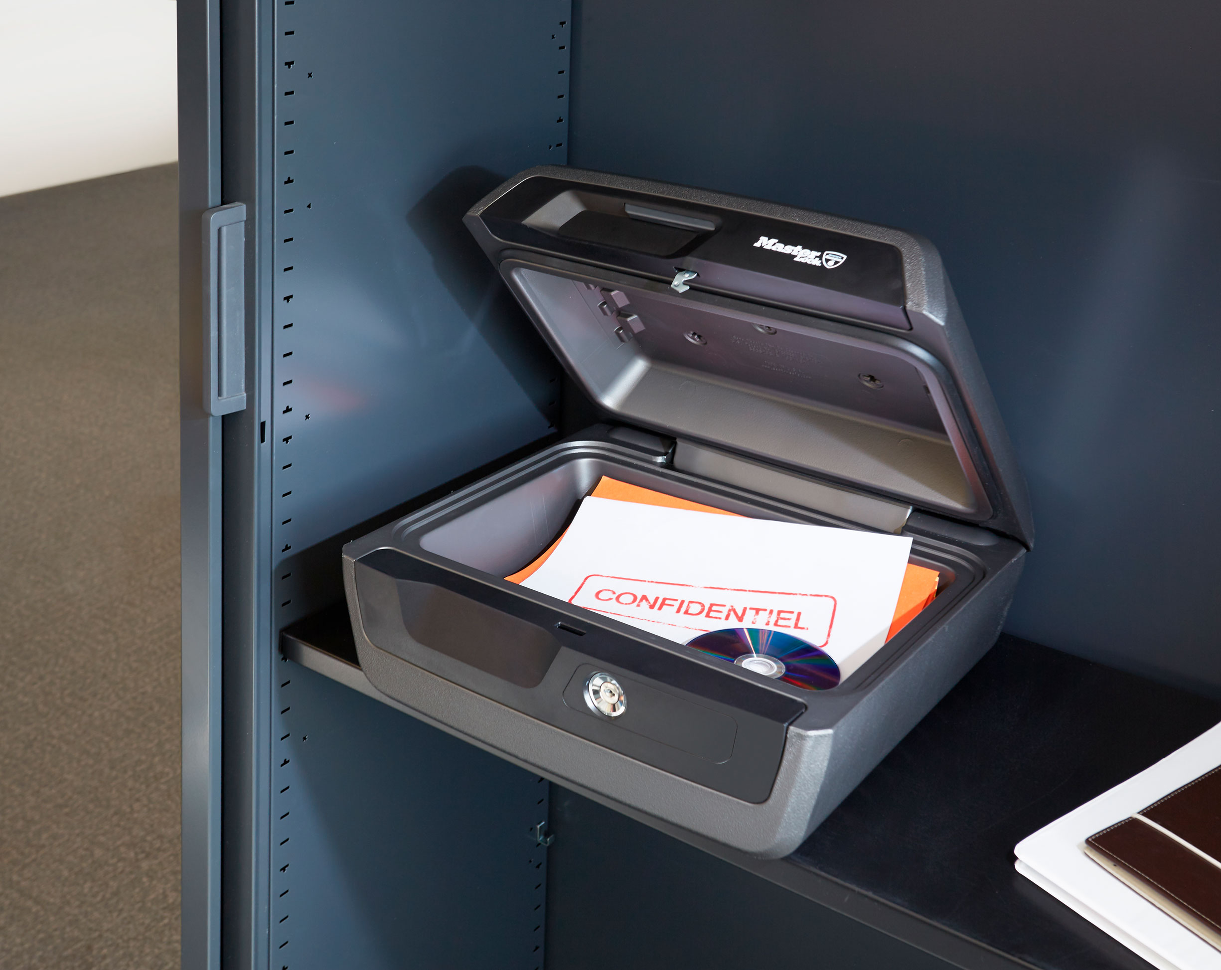 Sfeerimpressie MasterLock LCFW30100 open in kast.jpg