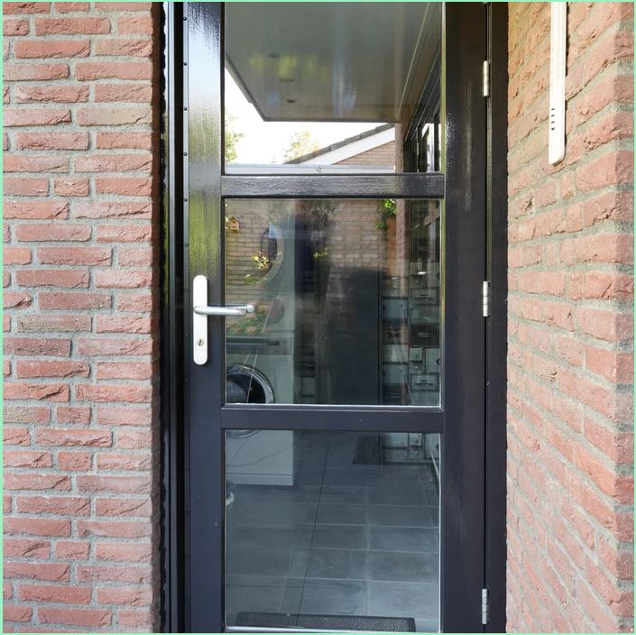 Sfeerimpressie SecuStrip Plus buitendraaiende deuren 7 13 mm 1.jpg