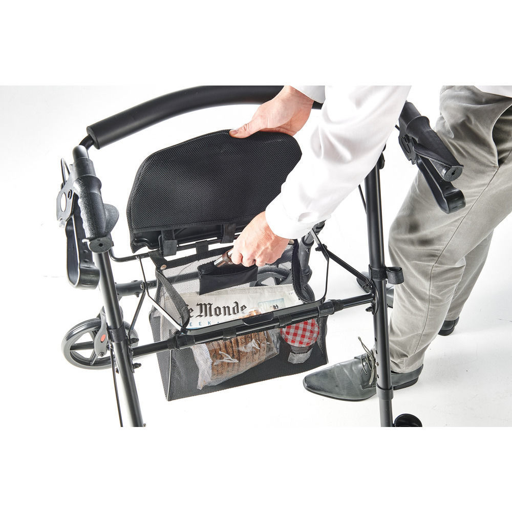 Sfeerimpressie Vitility rollator 3.jpg